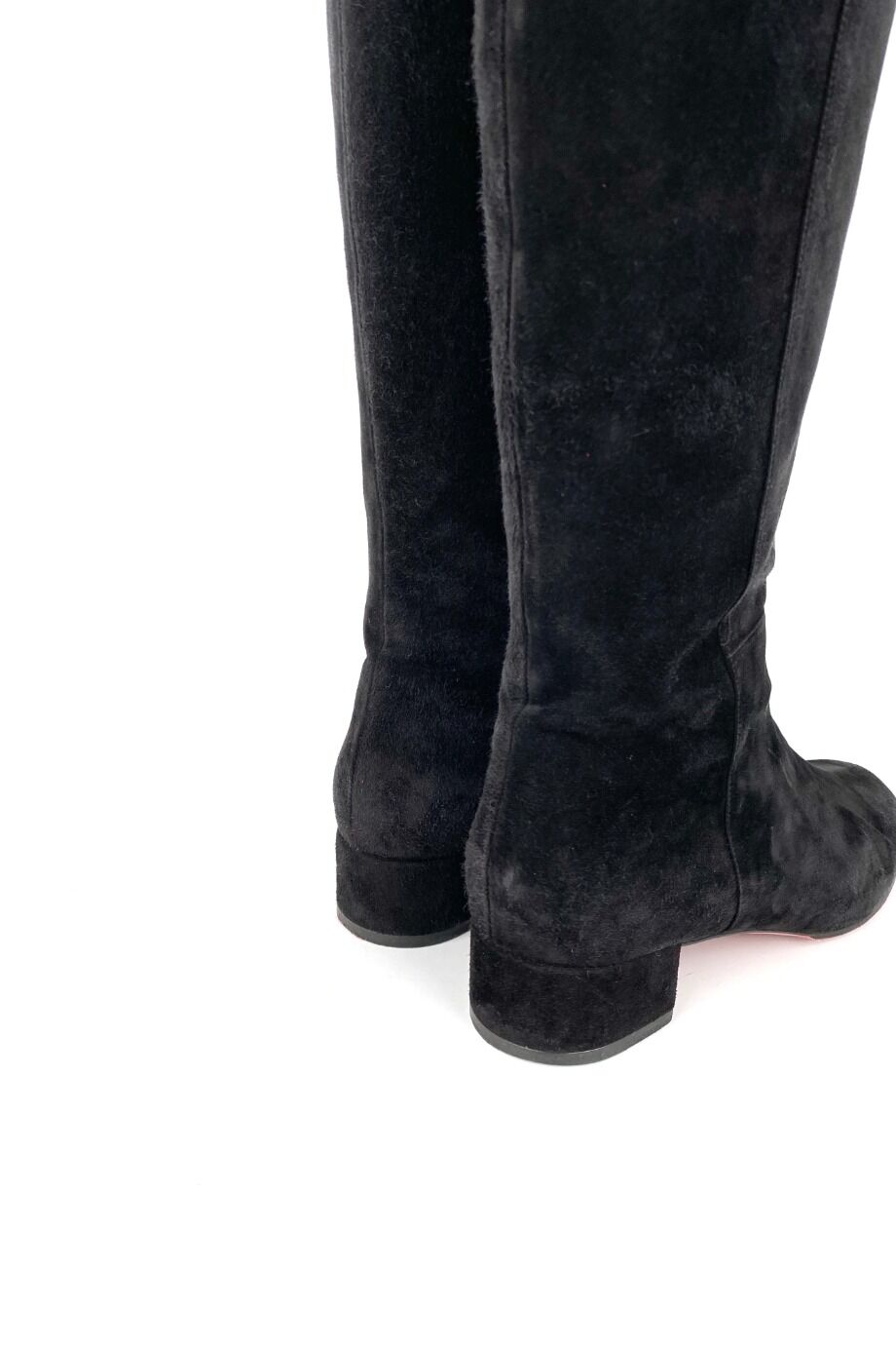 image 4 Замшевые сапоги черного цвета на небольшом каблучке