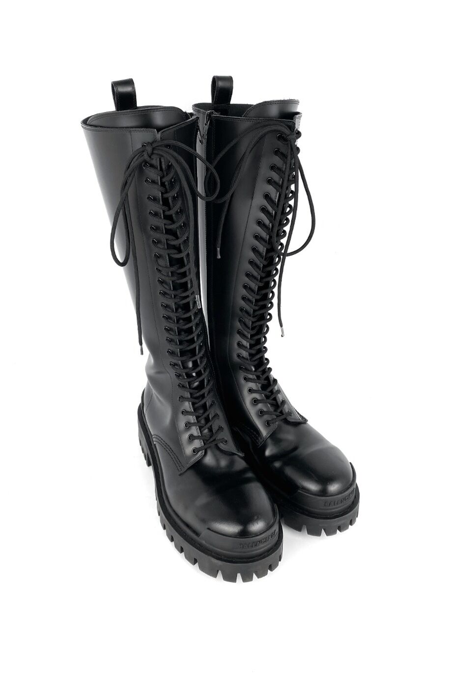 image 1 Высокие ботинки на шнуровке черного цвета
