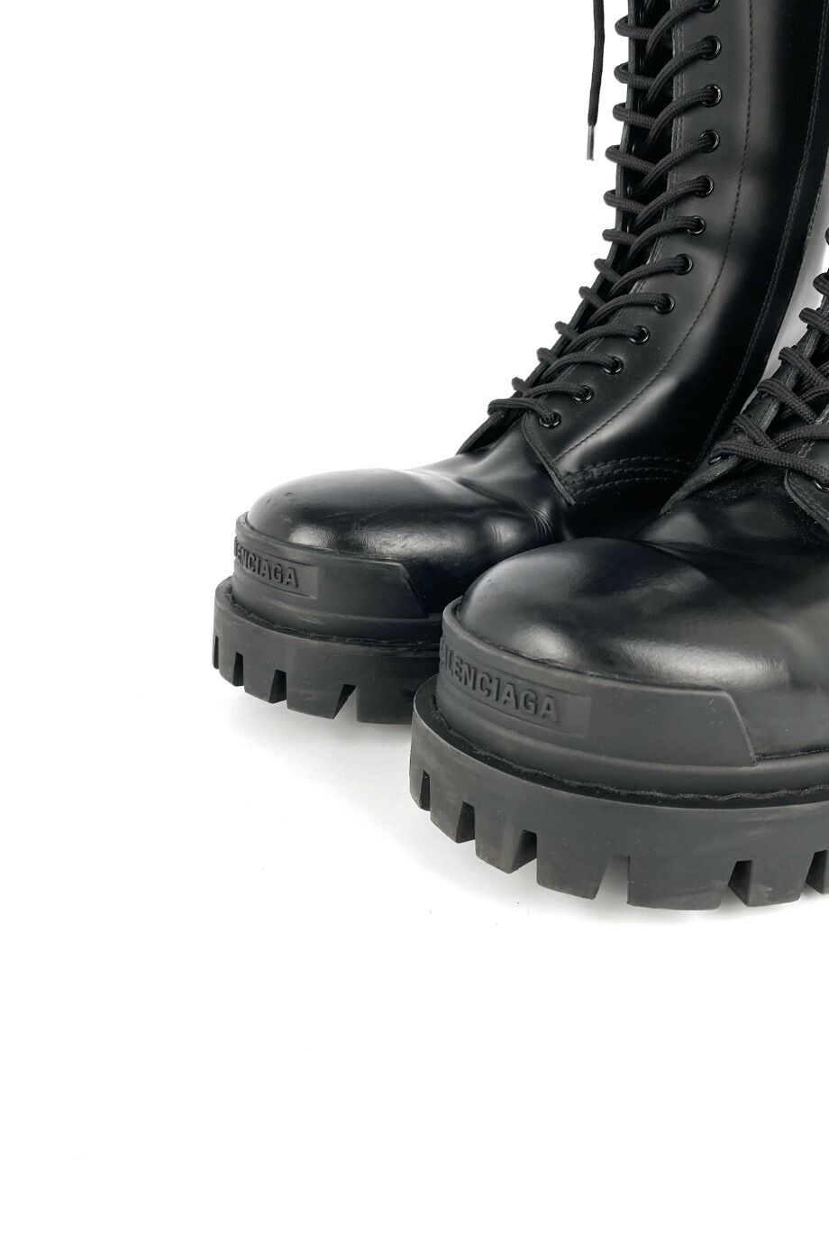 image 3 Высокие ботинки на шнуровке черного цвета