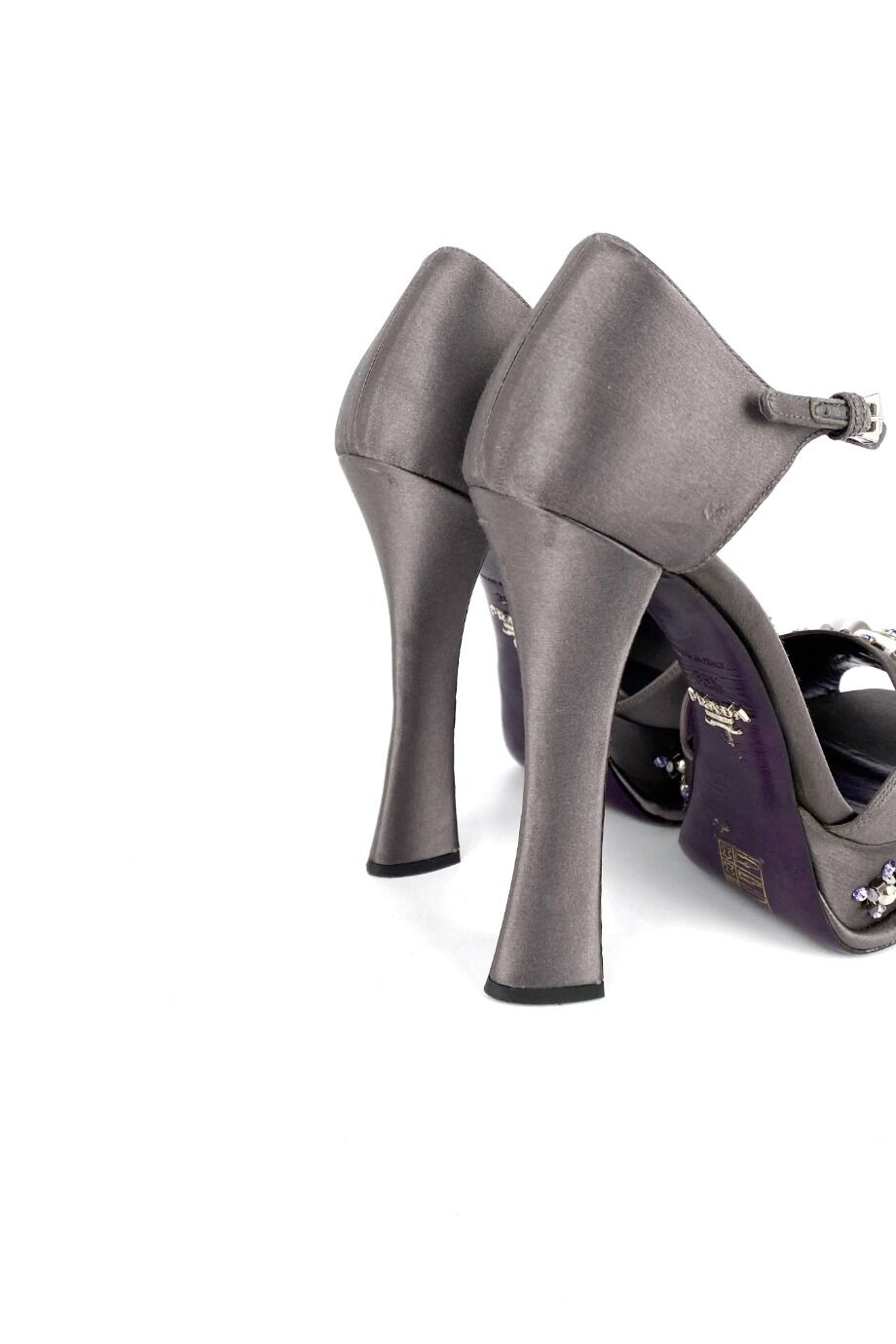 image 4 Сатиновые босоножки серого цвета с декором