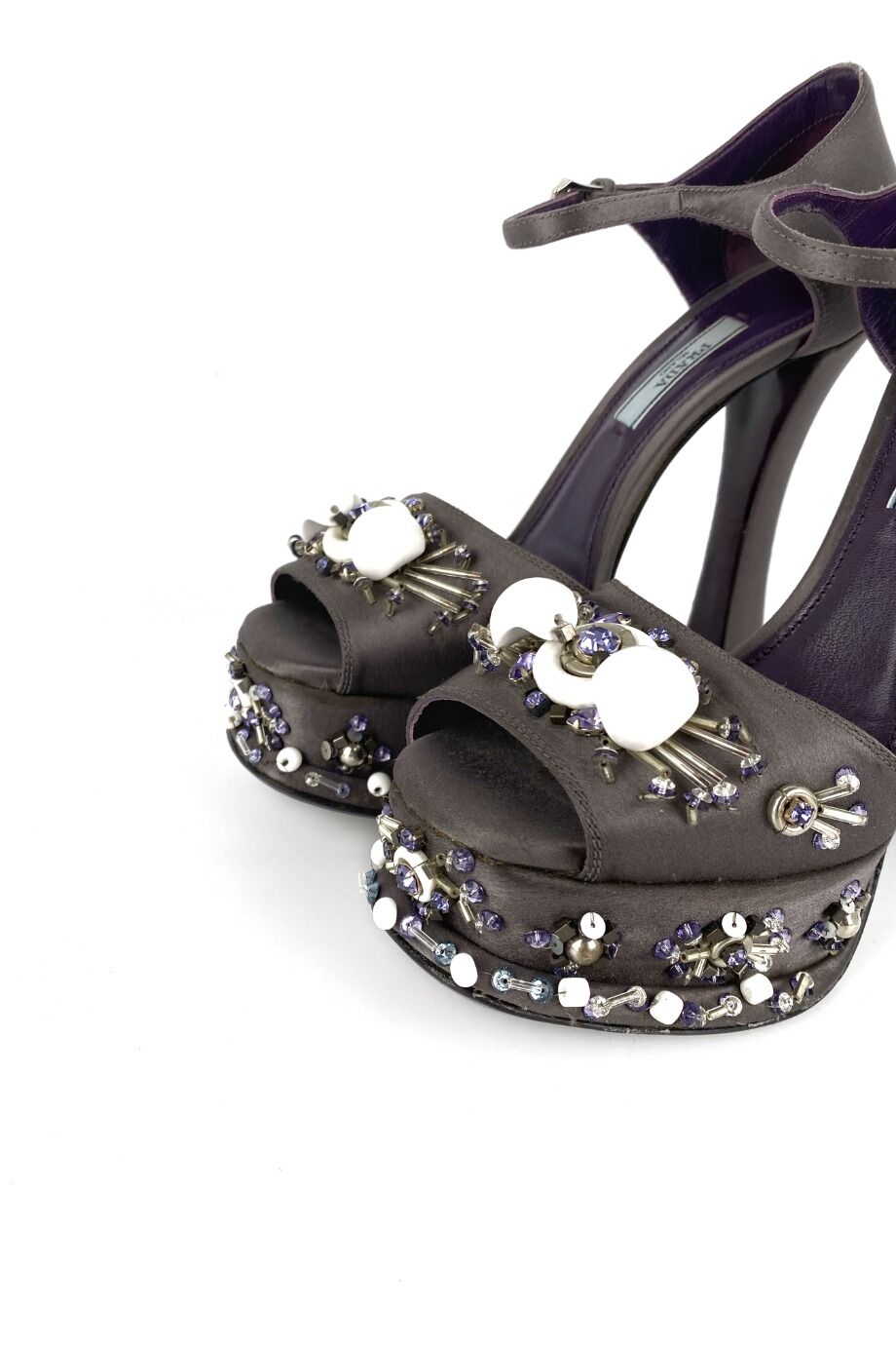 image 3 Сатиновые босоножки серого цвета с декором