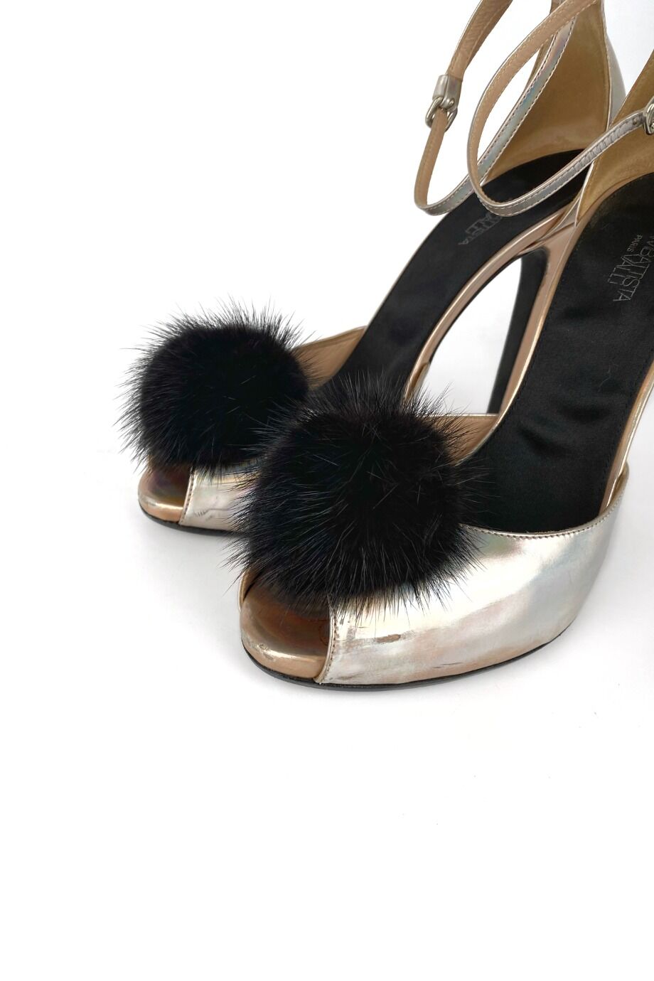 image 3 Босоножки серебристого цвета с меховыми помпонами