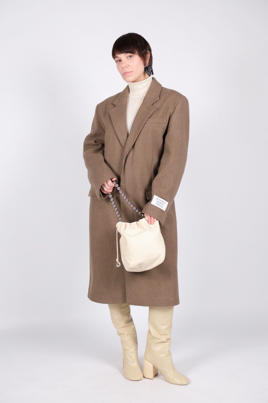 image 2 Пальто оливково-серого цвета