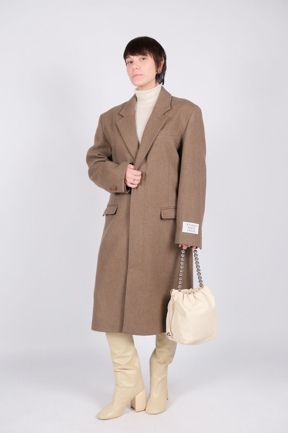 image 1 Пальто оливково-серого цвета