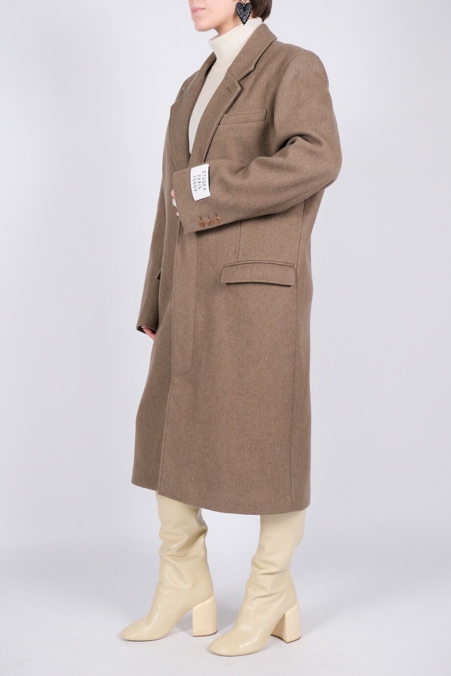 image 4 Пальто оливково-серого цвета