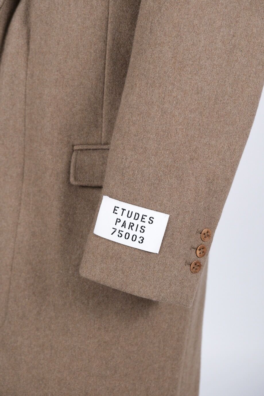 image 7 Пальто оливково-серого цвета