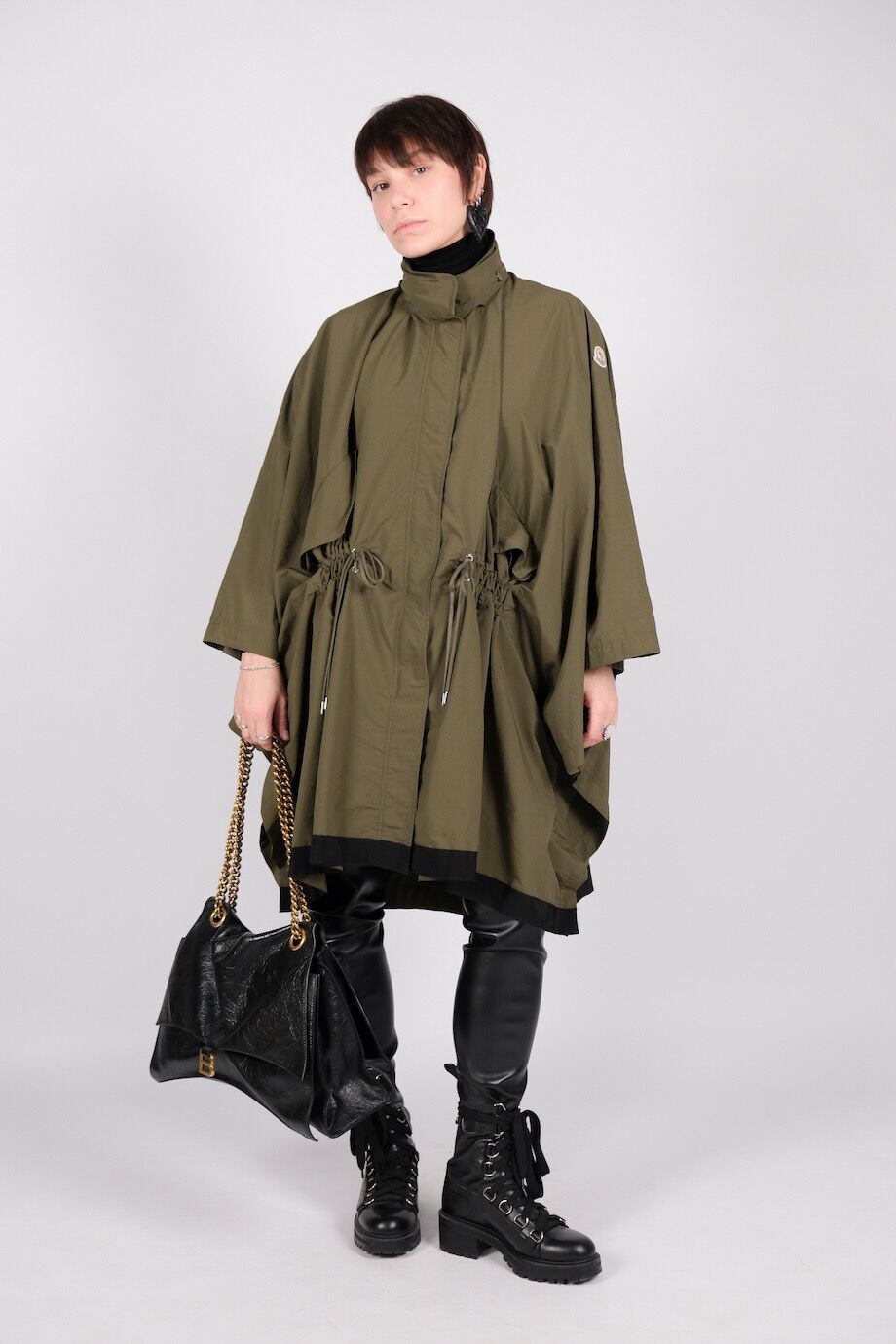 image 2 Плащ цвета хаки на кулиске