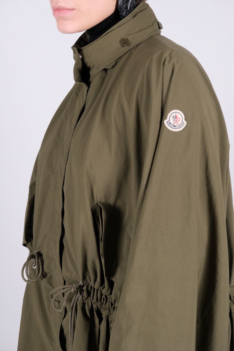 image 7 Плащ цвета хаки на кулиске
