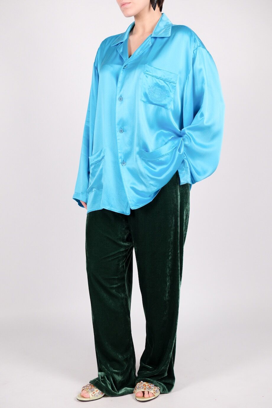 image 1 Шелковая блуза голубого цвета широкого кроя