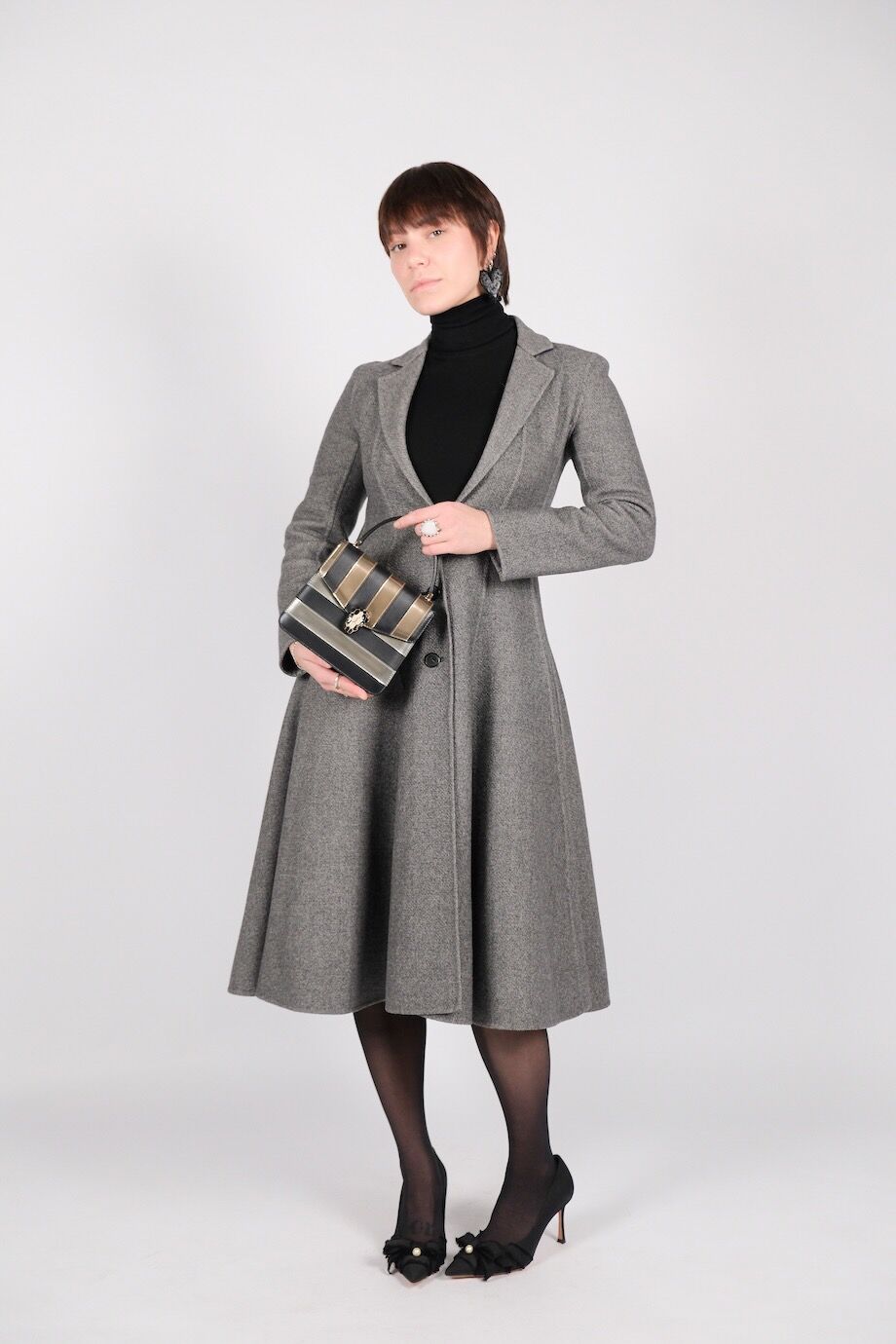 image 1 Пальто приталенного кроя серого цвета