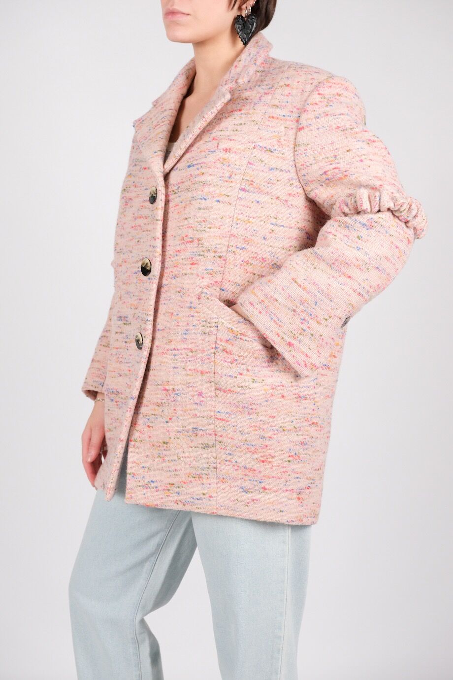 image 2 Пальто розового цвета с декором на рукавах