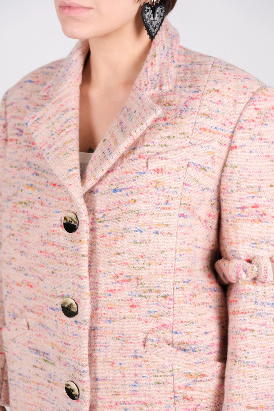 image 4 Пальто розового цвета с декором на рукавах