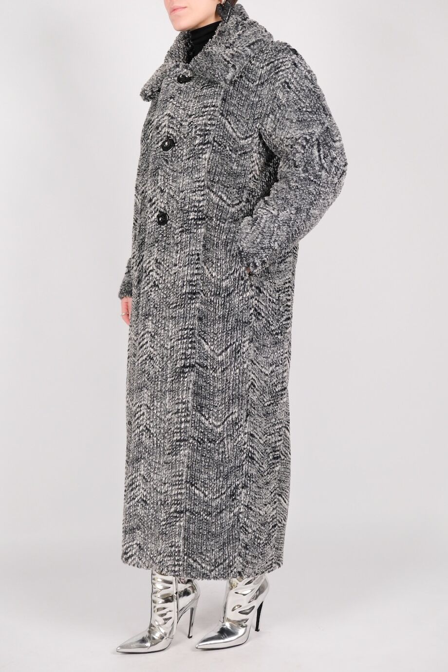 image 2 Пальто из искусственного меха серого цвета с поясом