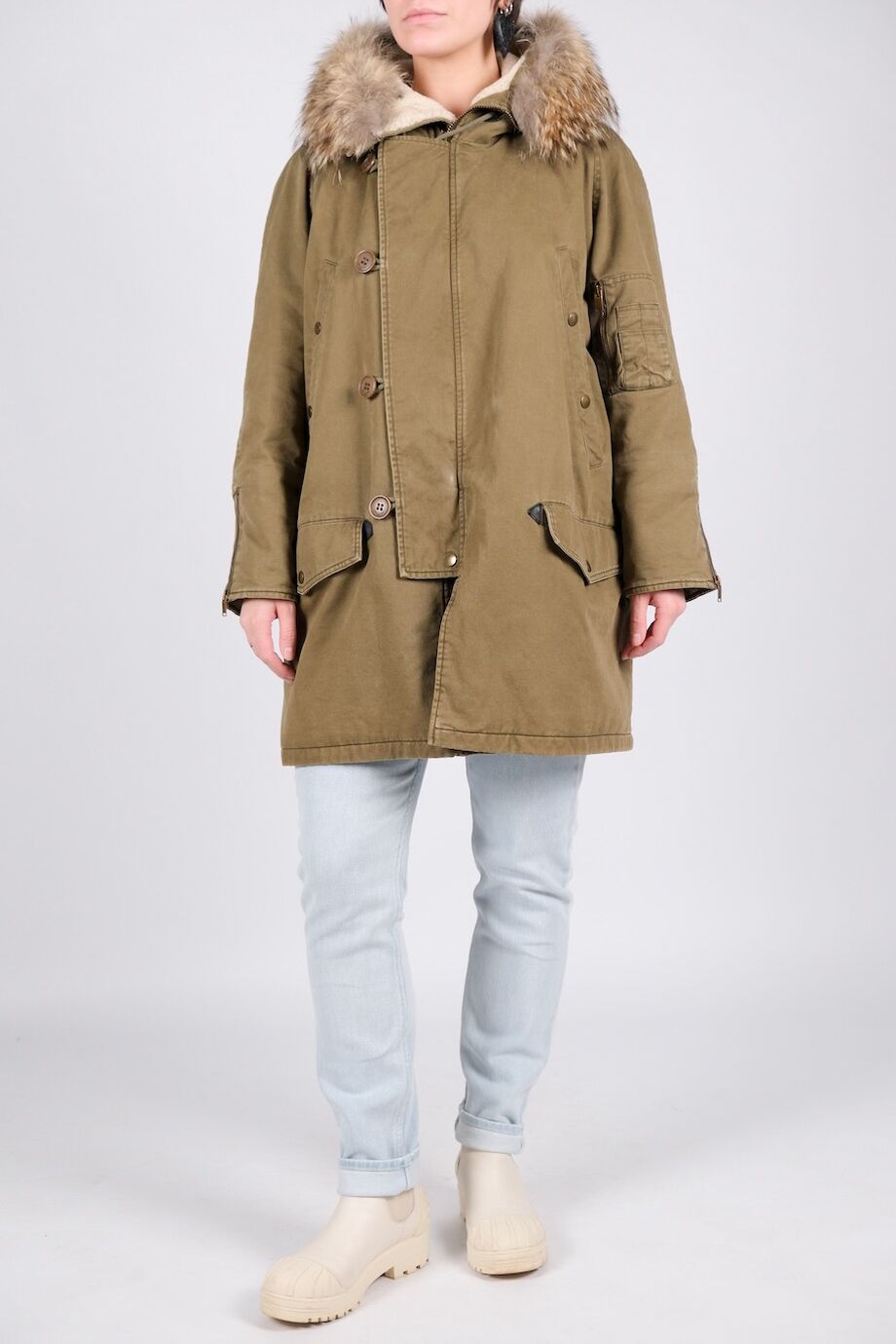 image 1 Парка цвета хаки с объемным капюшном