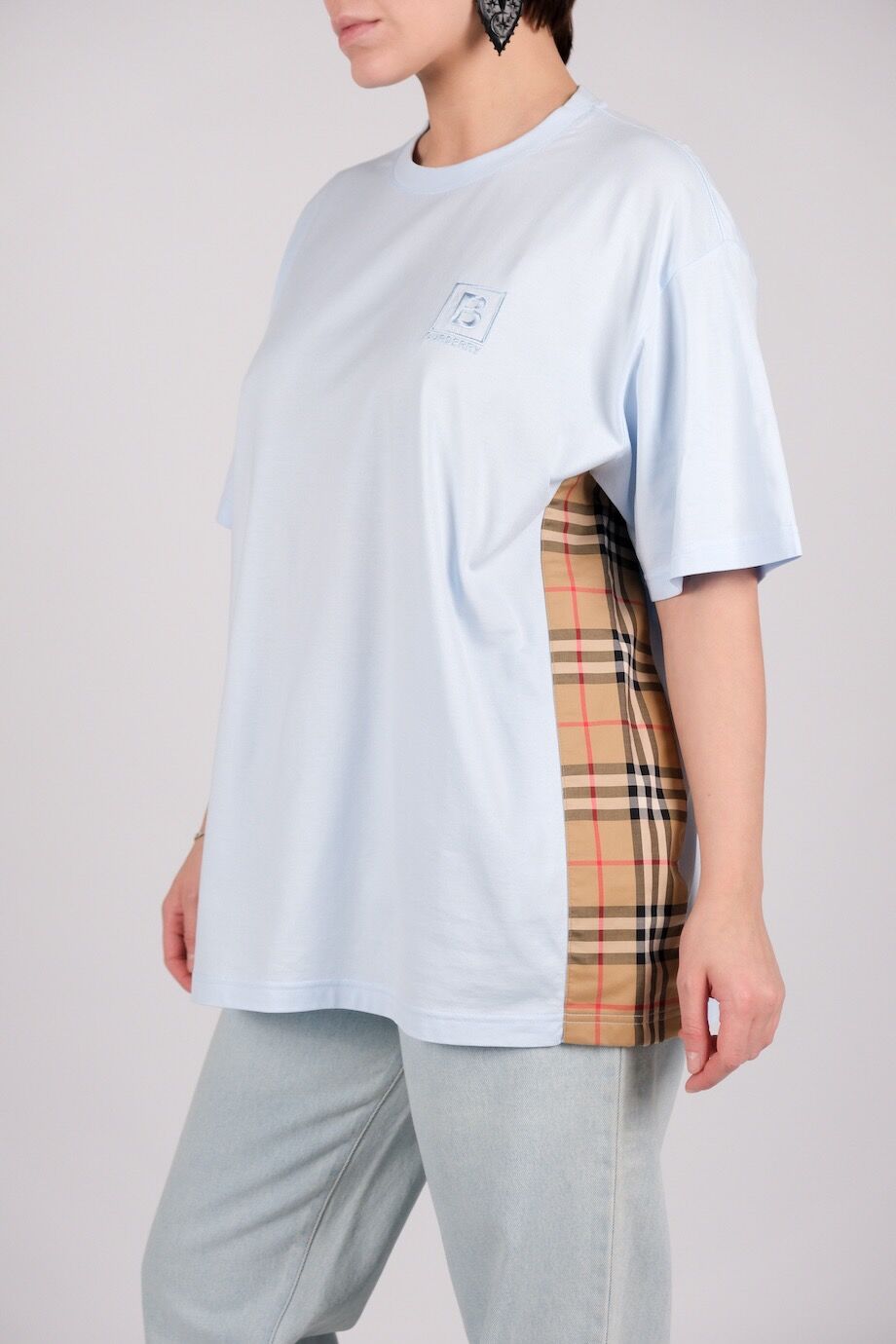 image 2 Футболка голубого цвета с вставками в клетку