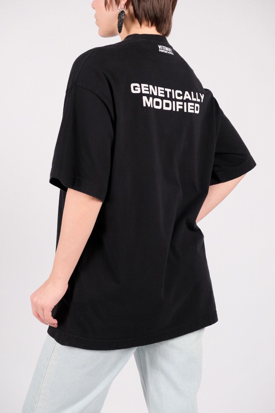 image 3 Футболка чёрного цвета с надписью на спине