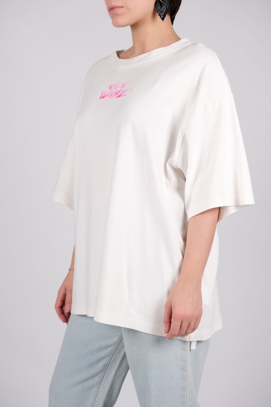 image 2 Футболка белого цвета с надписью на груди