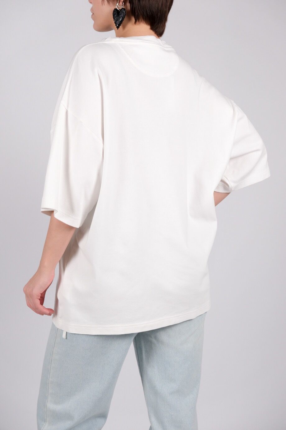 image 3 Футболка белого цвета с надписью на груди