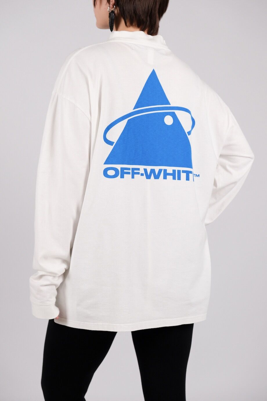 image 4 Лонгслив белого цвета с принтом на спине и на груди