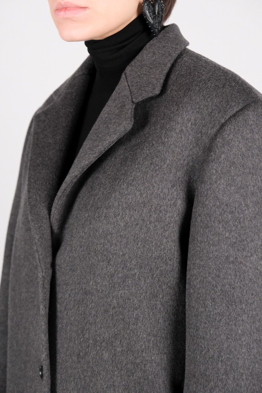 image 7 Пальто серого цвета