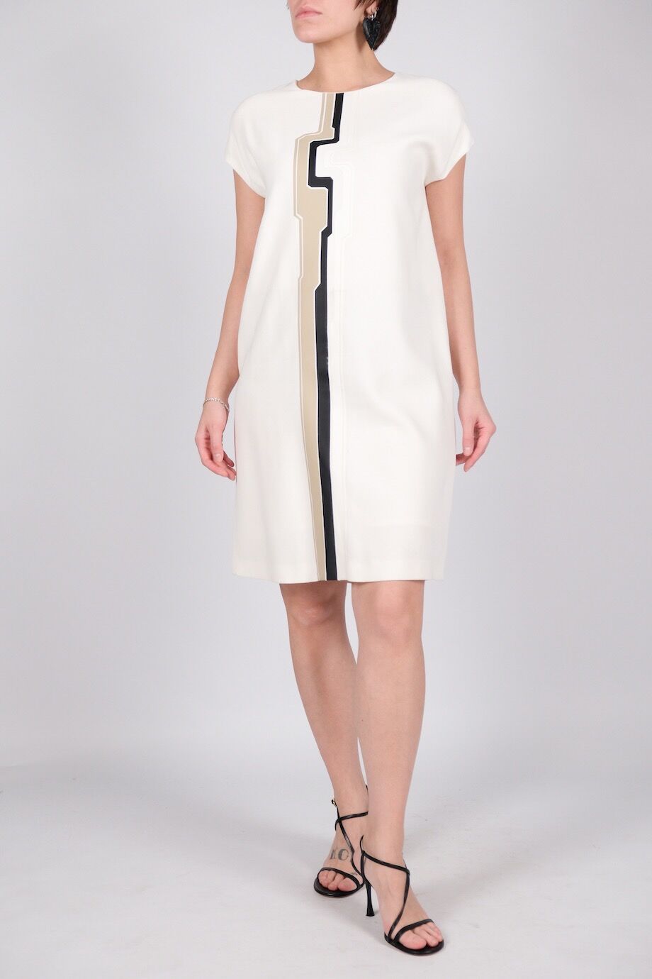 image 1 Платье белого цвета без рукавов