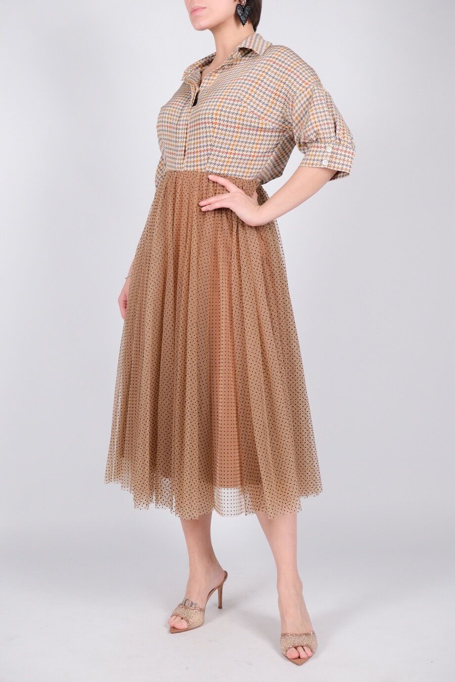 image 2 Платье комбинированное бежевого цвета в гусиную лапку с юбкой в горошек