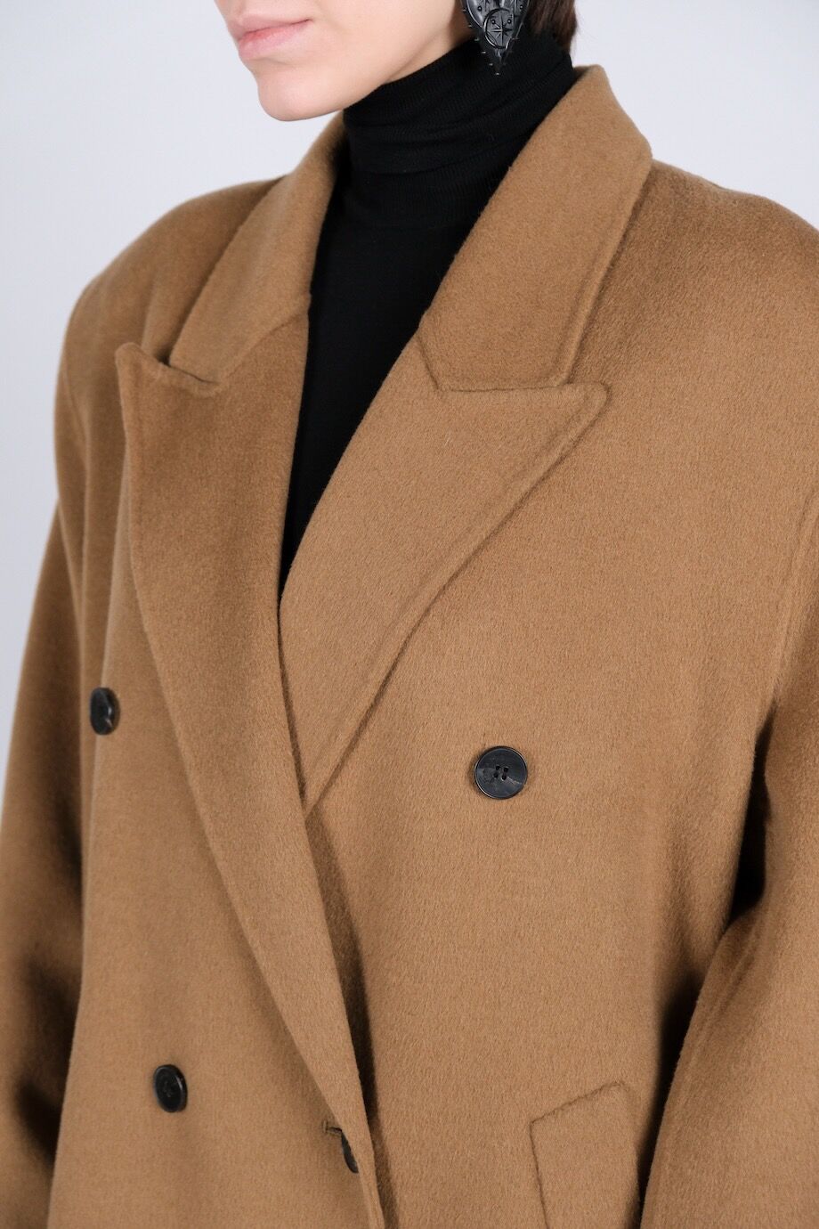 image 5 Двубортное  пальто горчичного цвета