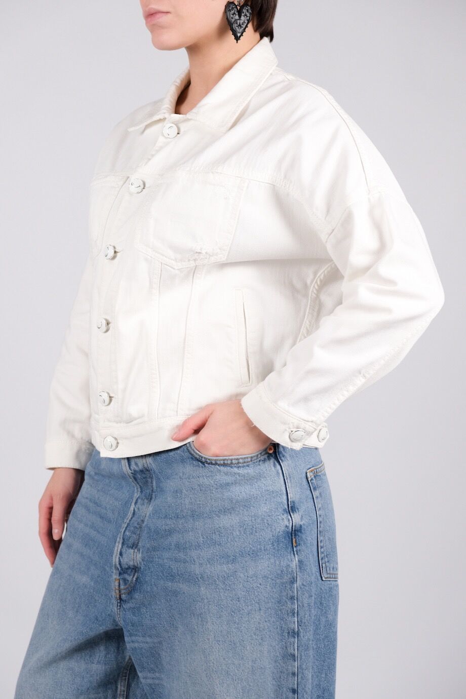 image 2 Джинсовая куртка белого цвета
