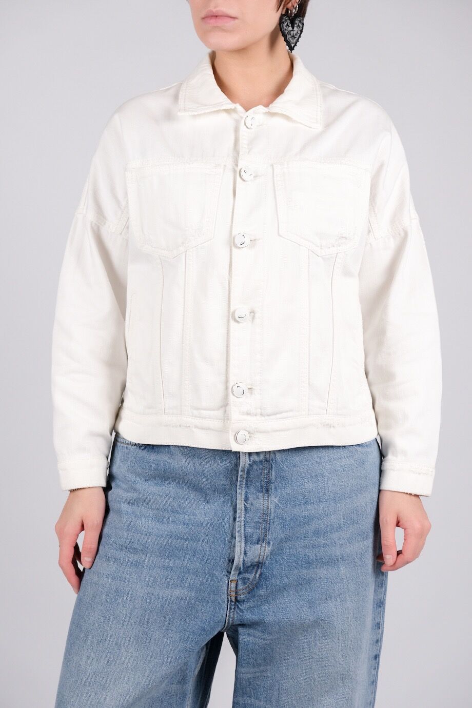 image 1 Джинсовая куртка белого цвета