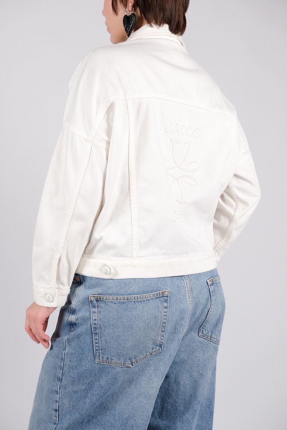 image 3 Джинсовая куртка белого цвета