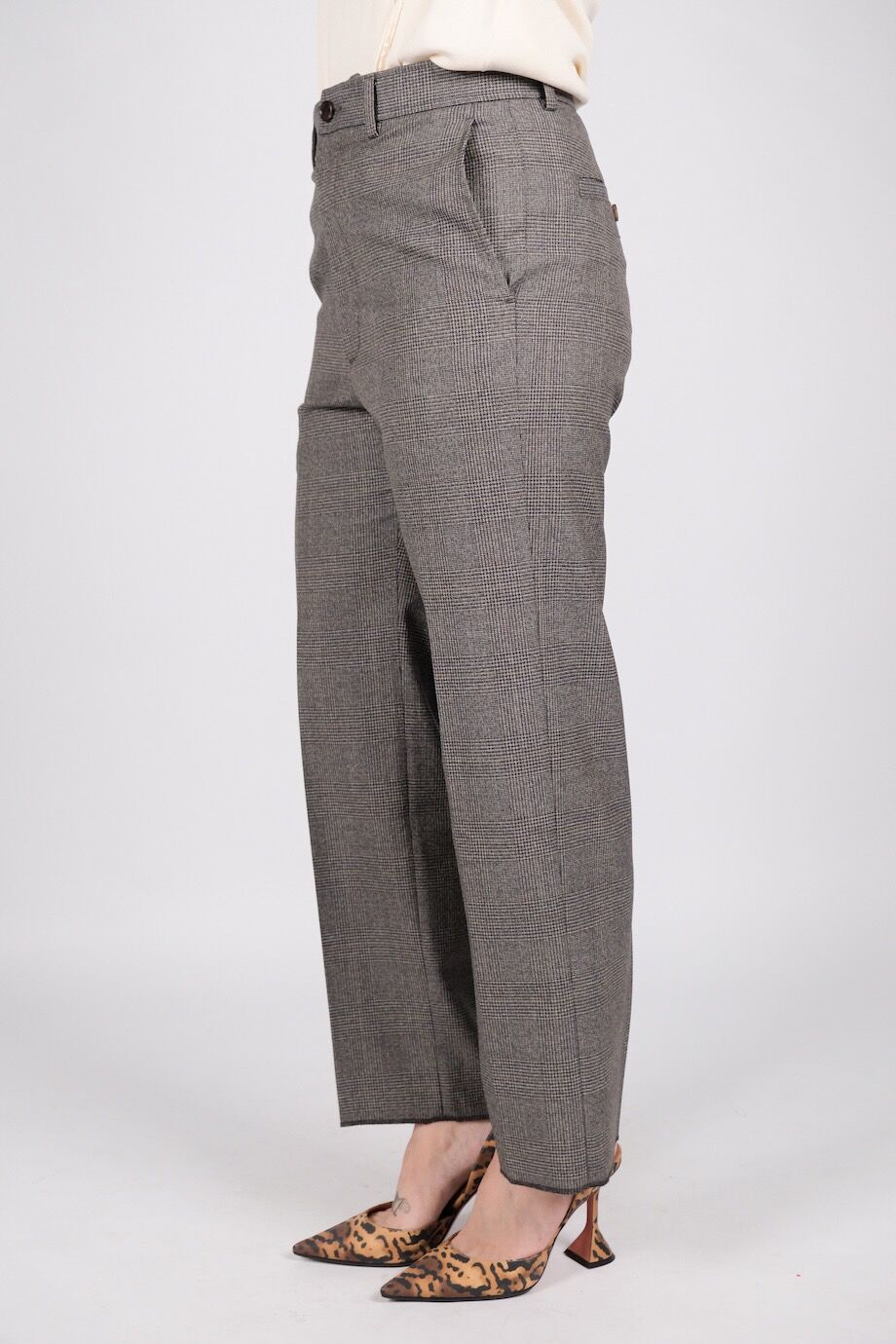 image 3 Брюки в клеточку коричневого цвета