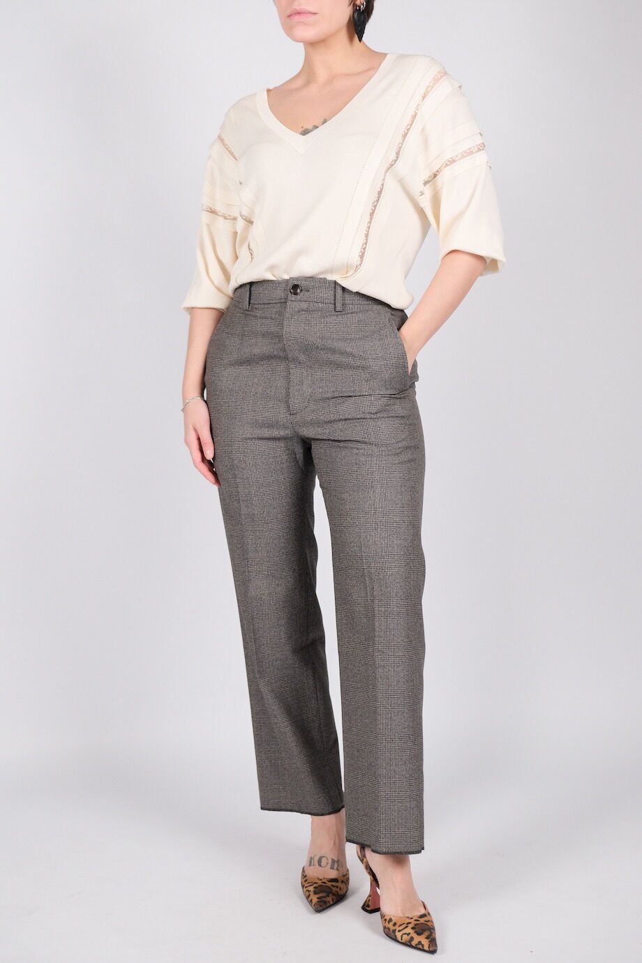 image 1 Брюки в клеточку коричневого цвета