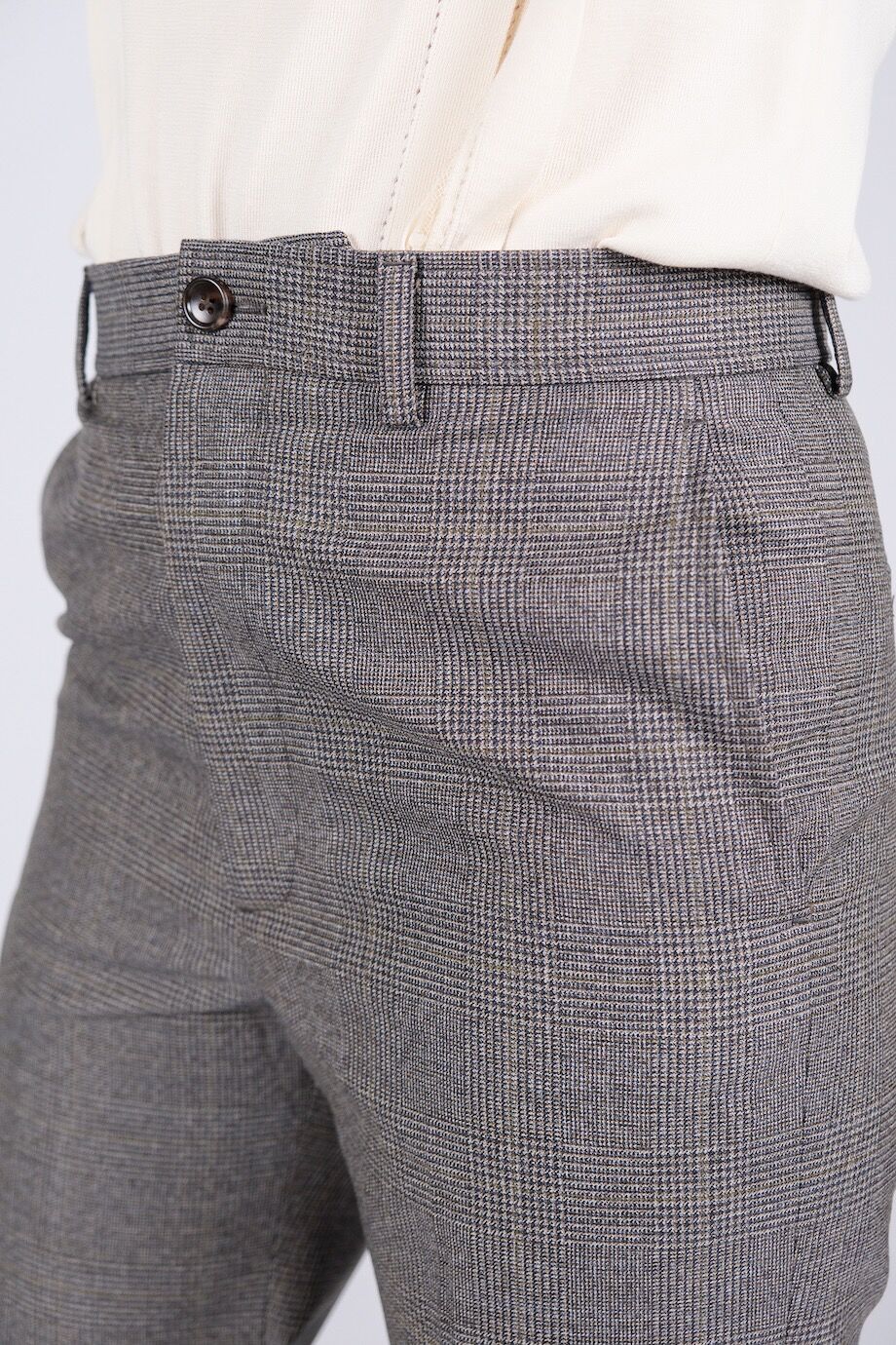 image 6 Брюки в клеточку коричневого цвета