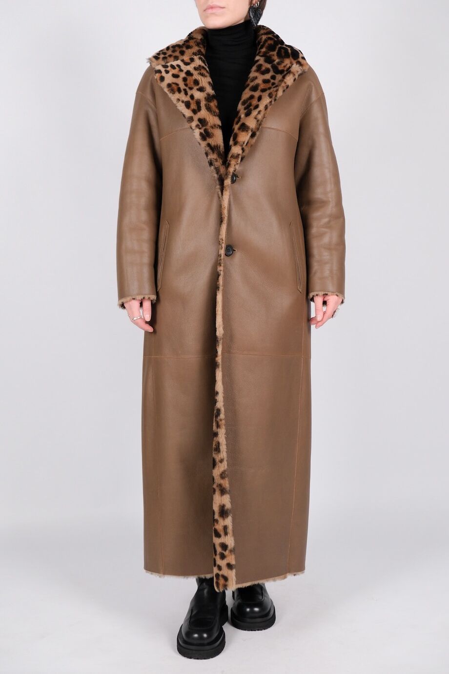 image 6 Двусторонняя дубленка леопардовой расцветки