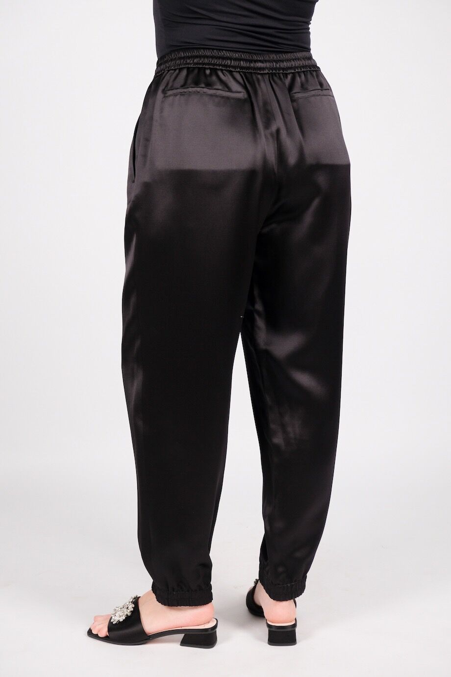 image 4 Шелковые брюки черного цвета с кисточками на завязках