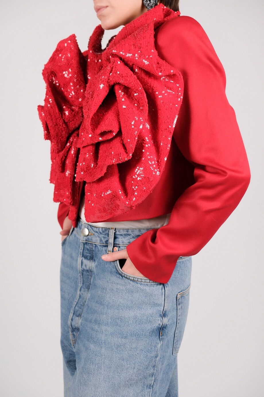 image 3 Укороченный жакет красного цвета с декором из пайеток