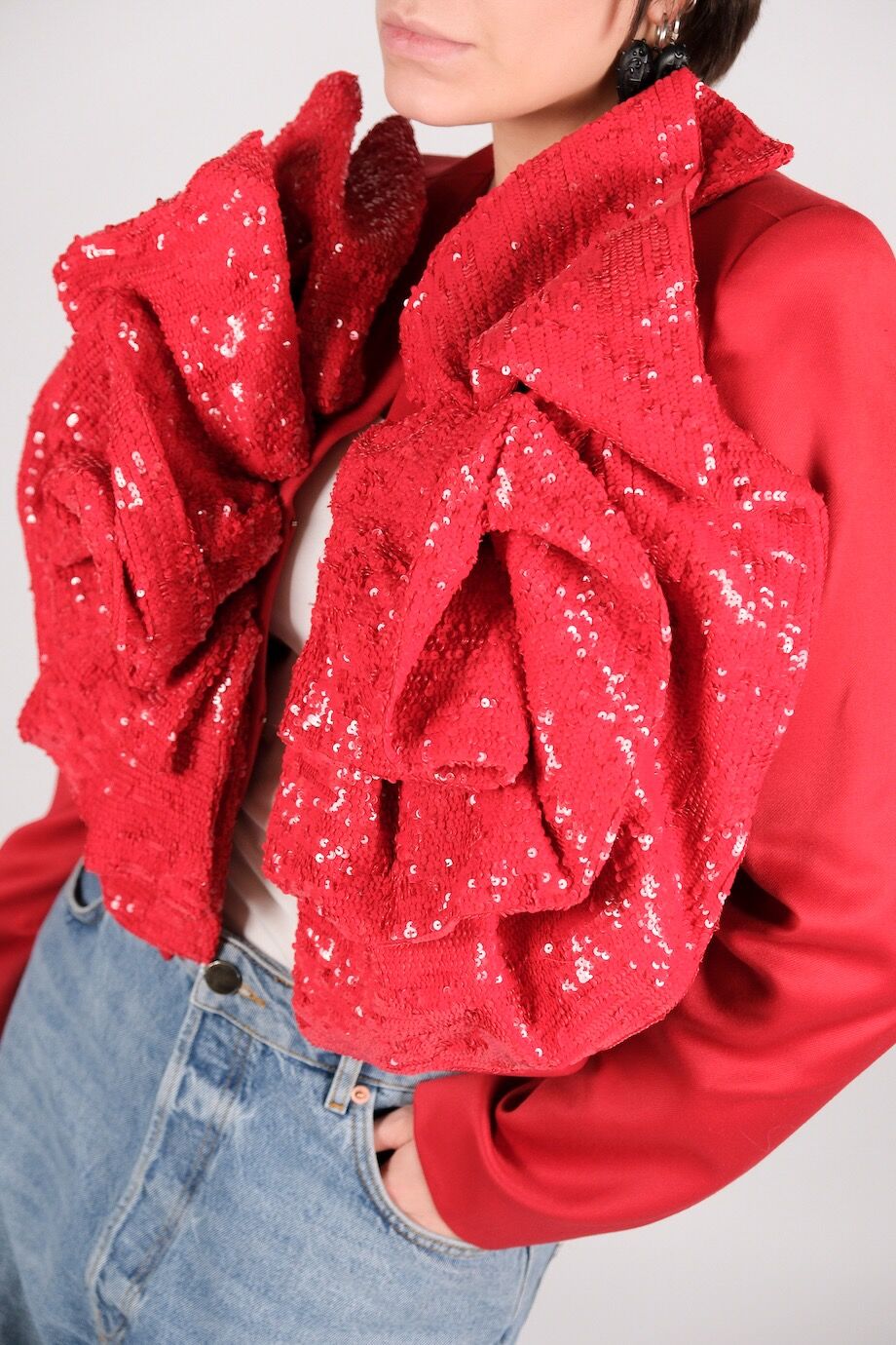 image 5 Укороченный жакет красного цвета с декором из пайеток