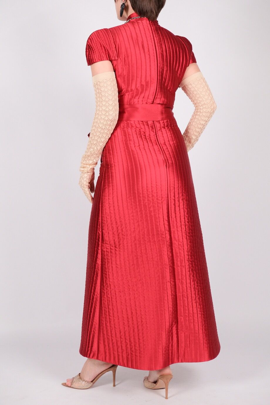 image 5 Шёлковое платье красного цвета с перчатками