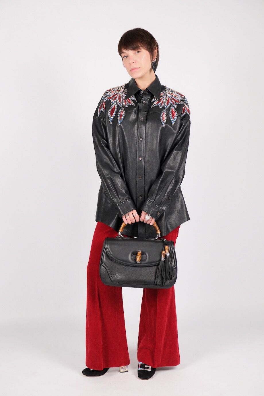 image 3 Кожаная рубашка черного цвета с инкрустрацией камнями