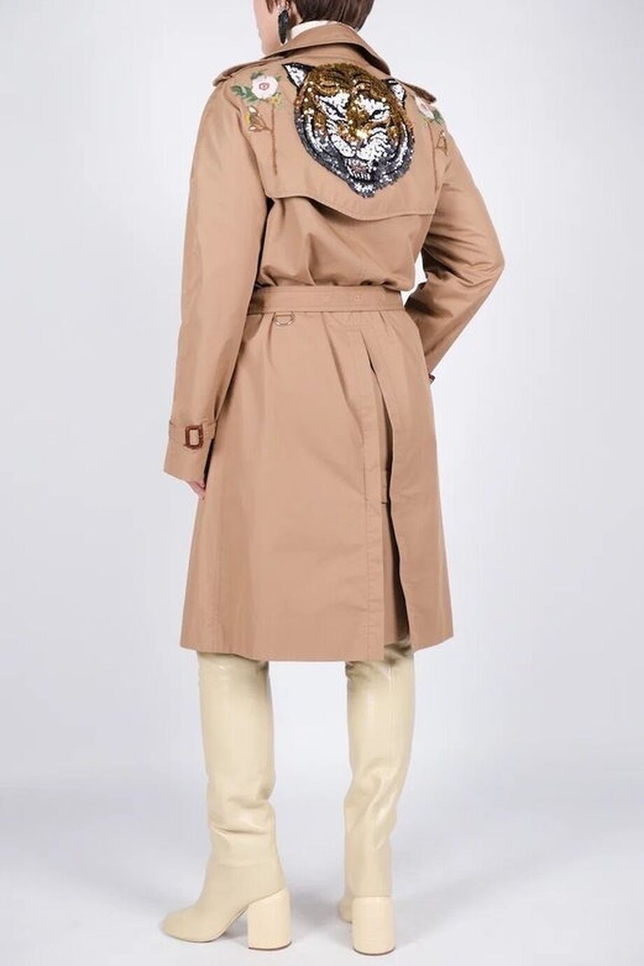 image 3 Плащ бежевого цвета с аппликацией из пайеток
