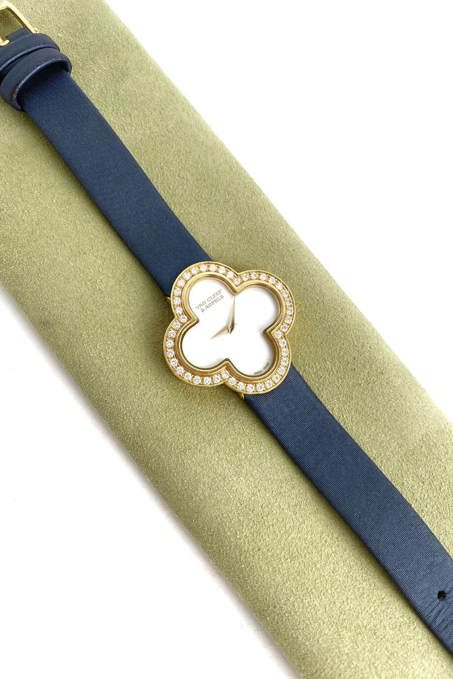 image 3 Золотые часы Alhambra medium с бриллиантами