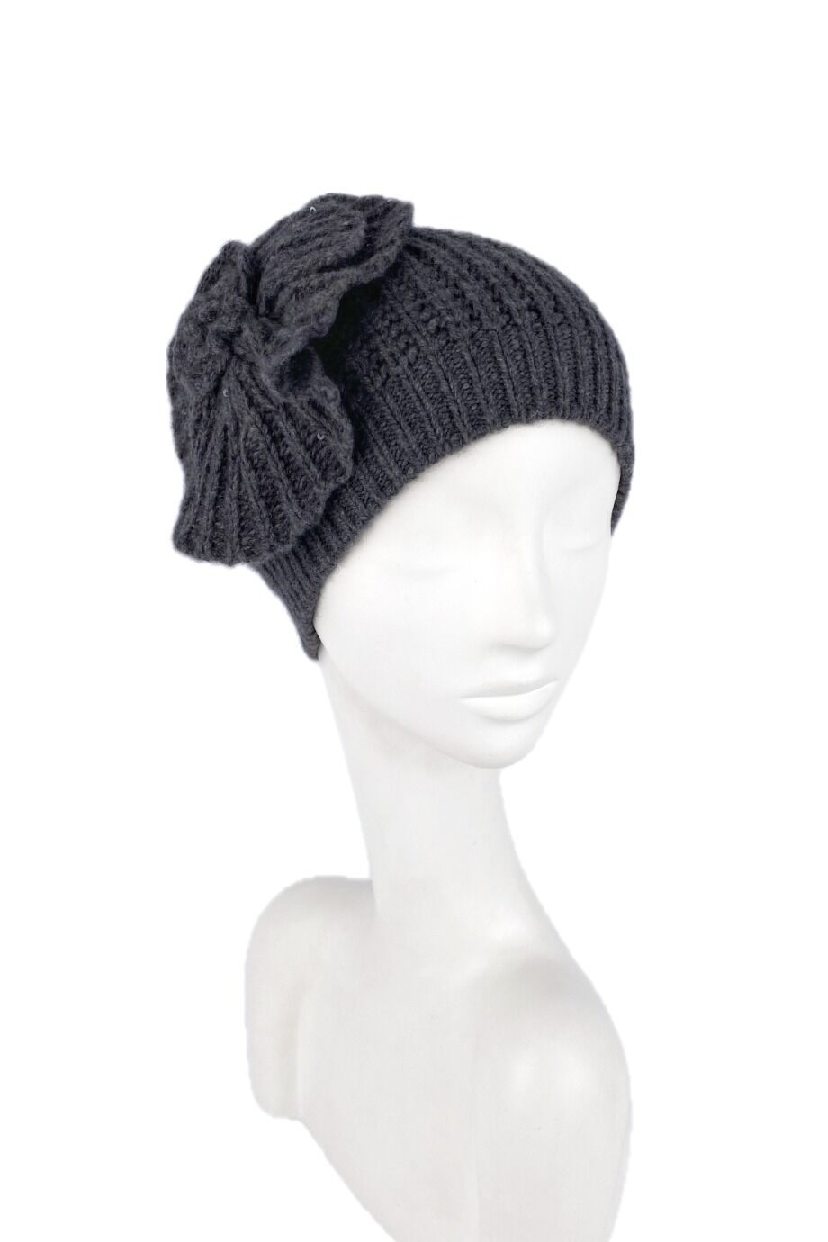 image 1 Кашемировая шапка серого цвета с вязаным цветком