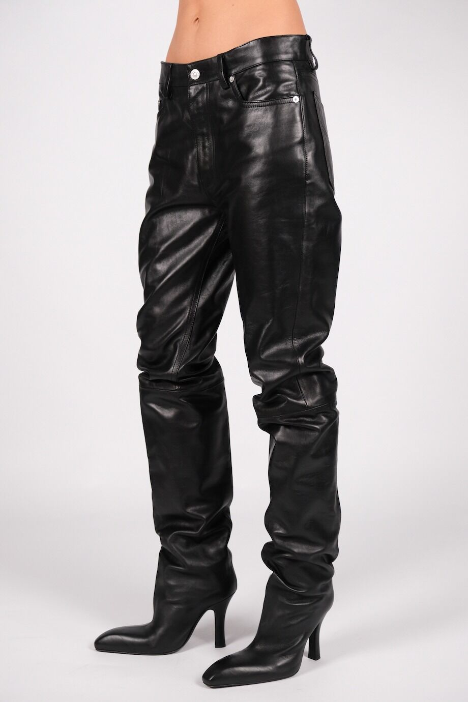 image 3 Кожаные брюки, совмещенные с ботильонами