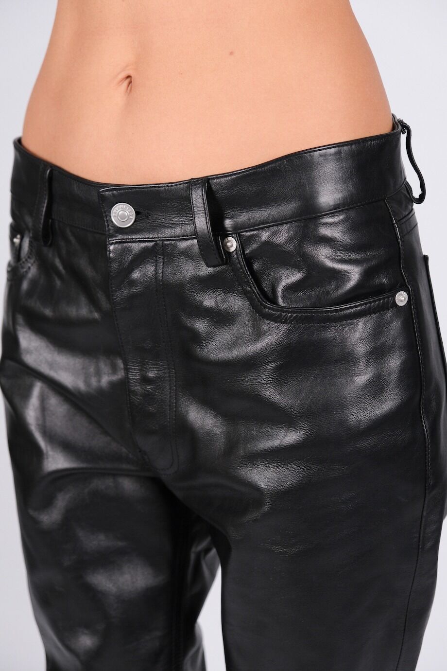 image 6 Кожаные брюки, совмещенные с ботильонами