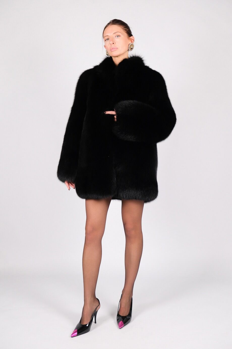 image 1 Шуба из меха песца черного цвета