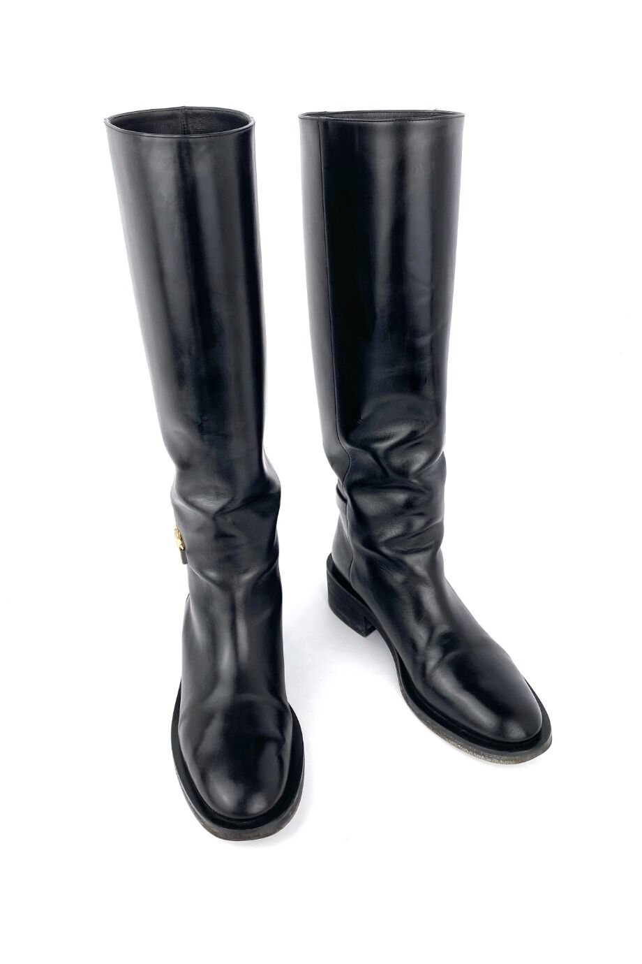 image 2 Сапоги чёрного цвета с золотым лого