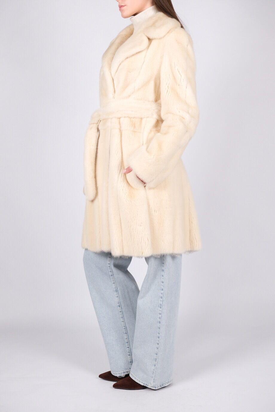 image 2 Норковая шуба молочного цвета с кушаком