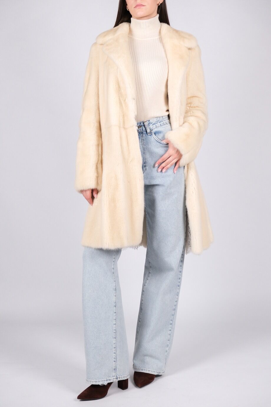 image 5 Норковая шуба молочного цвета с кушаком