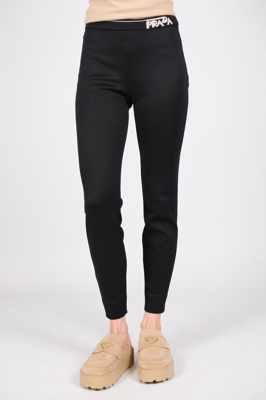 image 2 Леггинсы чёрного цвета на резинке с лого