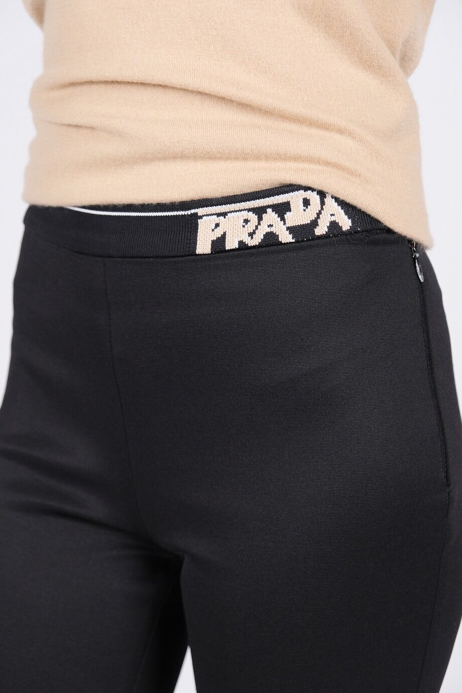 image 5 Леггинсы чёрного цвета на резинке с лого